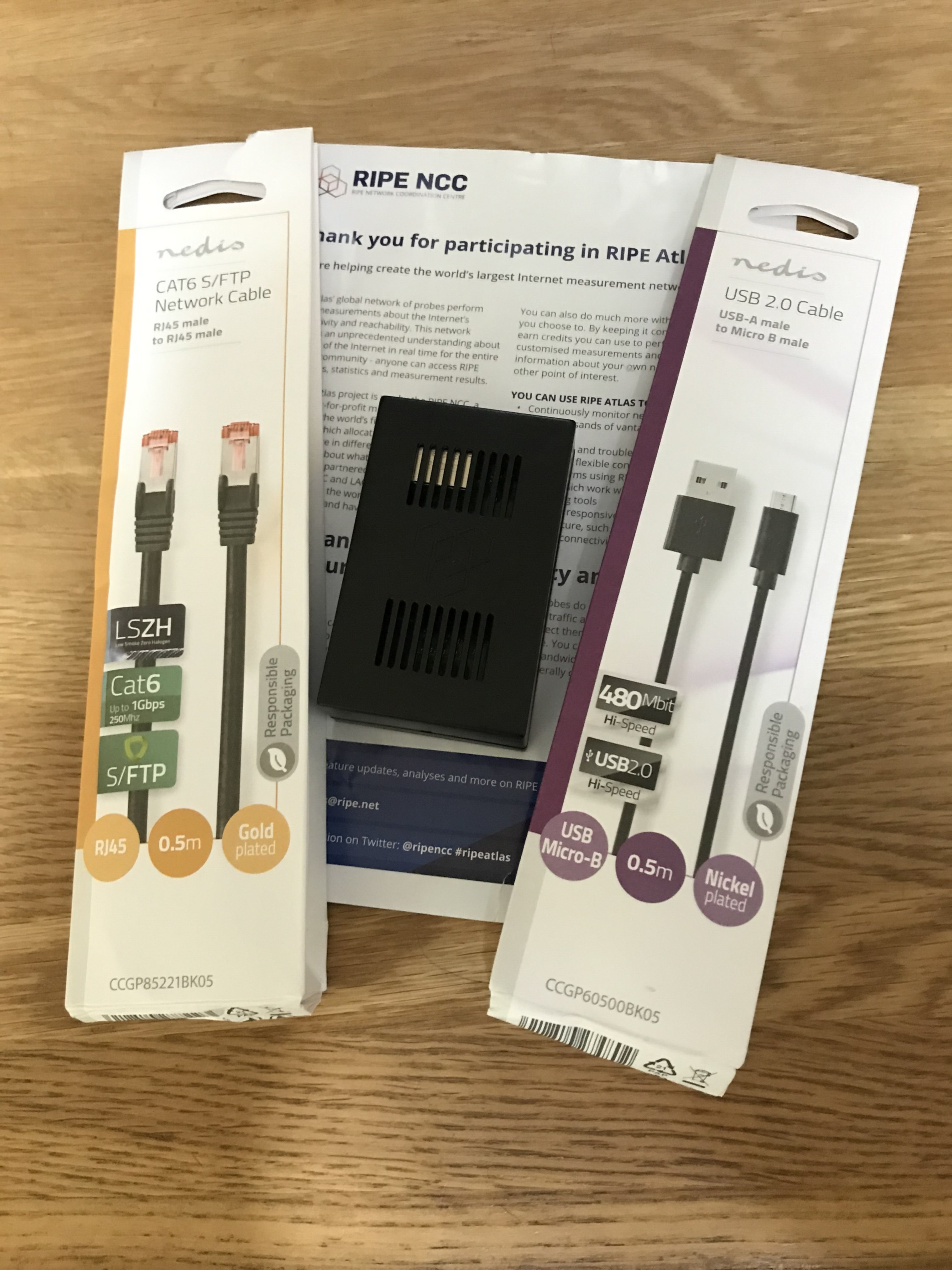 RIPE Atlas Probe V5と諸々の付属品
